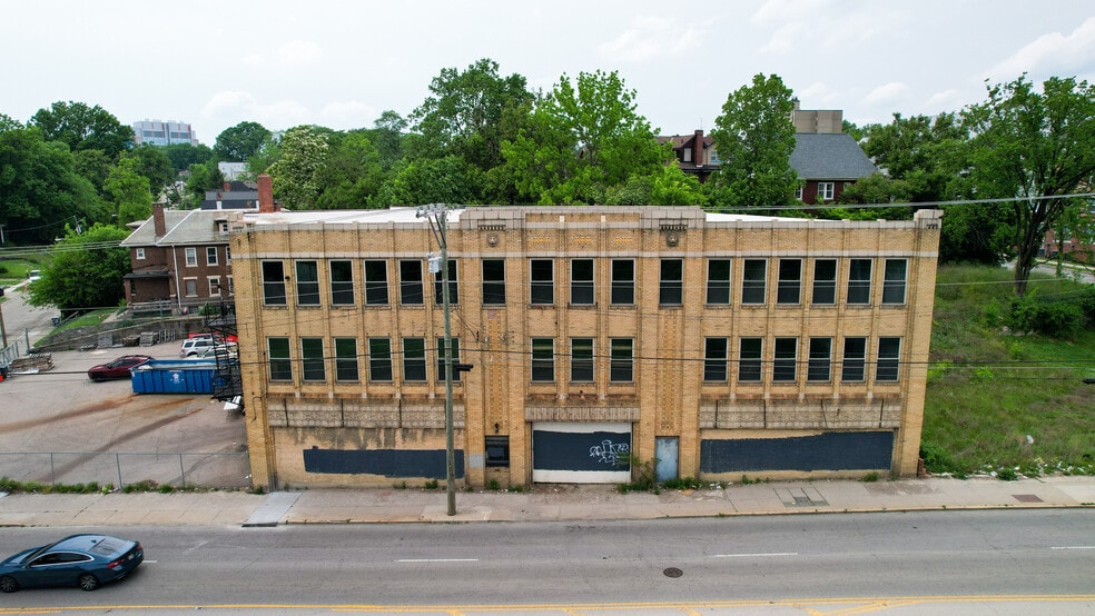 More Photos Of 3363 Reading Rd, Cincinnati Warehouse For Sale