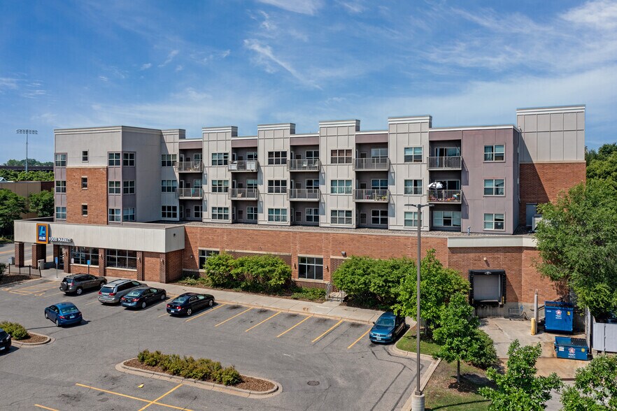 More Photos Of 2100-2218 Lake St E, Minneapolis Unknown For Lease