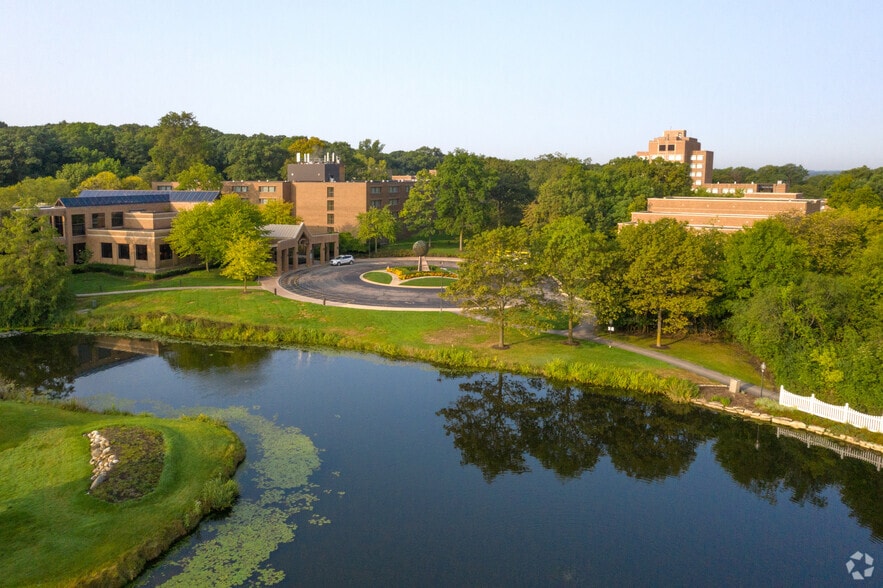 More Photos Of 1405 N 5th Ave, St Charles Hotel For Sale