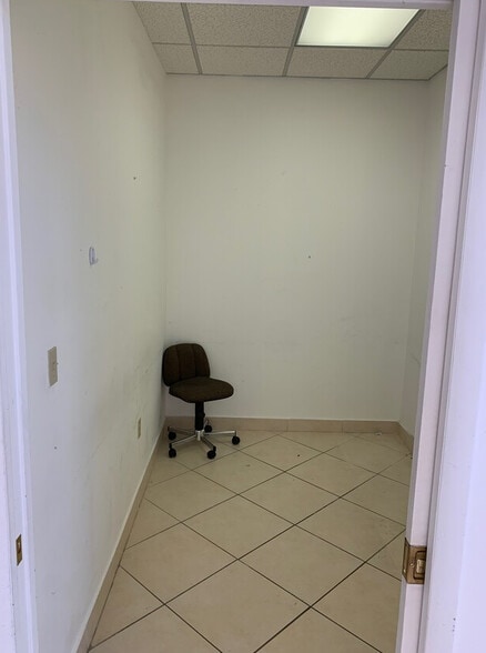 More Photos Of 5333 N Dixie Hwy, Oakland Park Medical For Lease