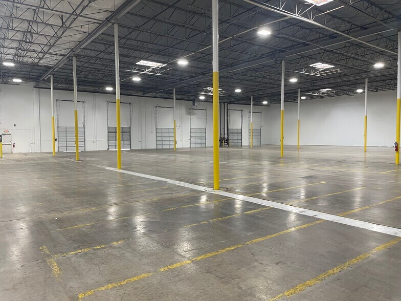 More Photos Of 3605-3665 La Reunion Pky, Dallas Distribution For Lease