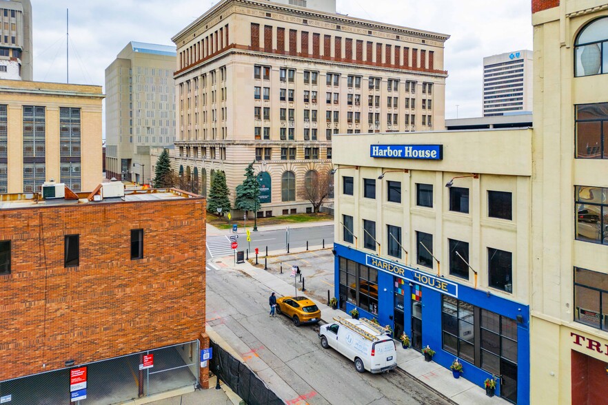 More Photos Of 440 Clinton St, Detroit Storefront Retail Office For Sale