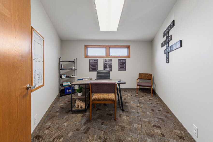 More Photos Of 152 E Pearl St, Owatonna Office For Sale