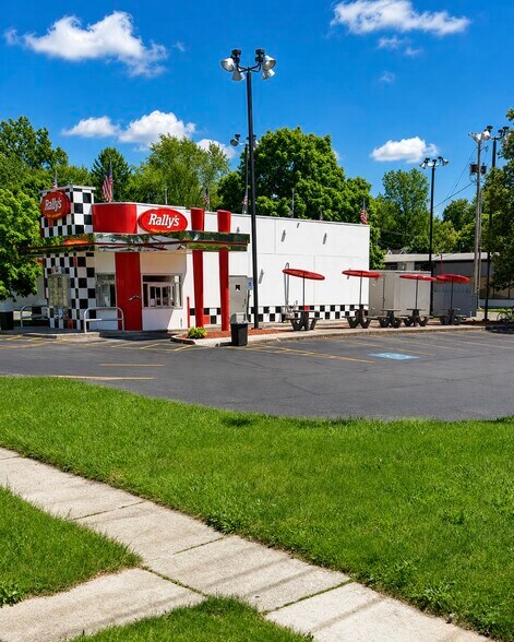 More Photos Of 609 E State St, Fremont Fast Food For Sale
