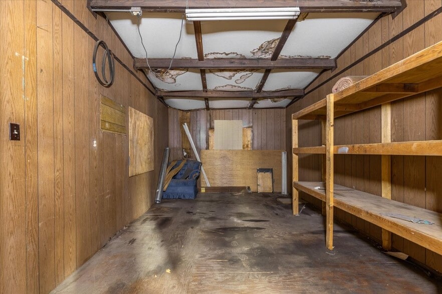 More Photos Of 1341 S School Ave, Fayetteville Auto Repair For Sale