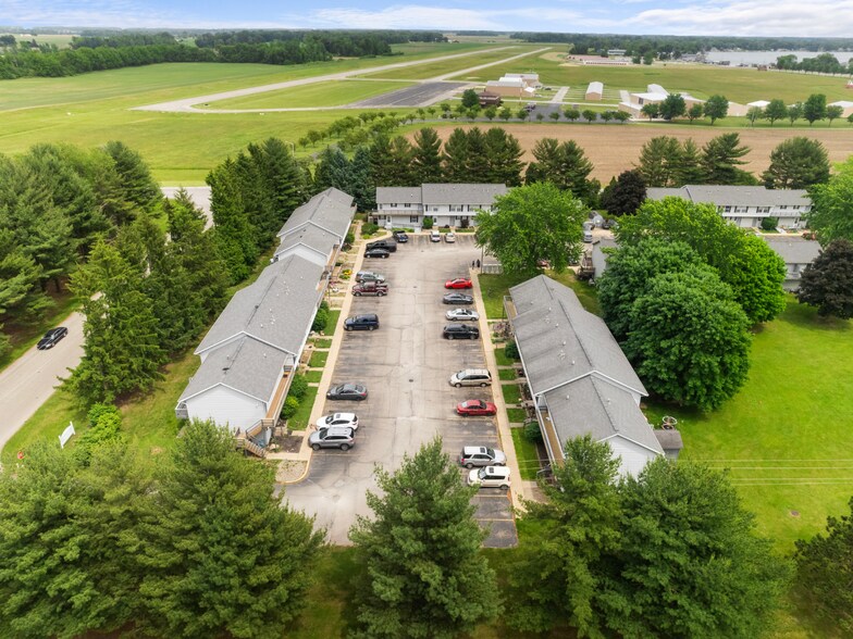 More Photos Of 652 Northgate Cir, Rochester Multifamily For Sale