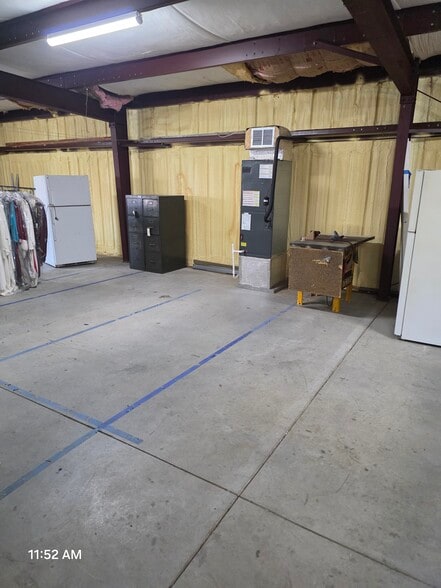 More Photos Of 9966 Samuel Rd, Carterville Self Storage For Sale