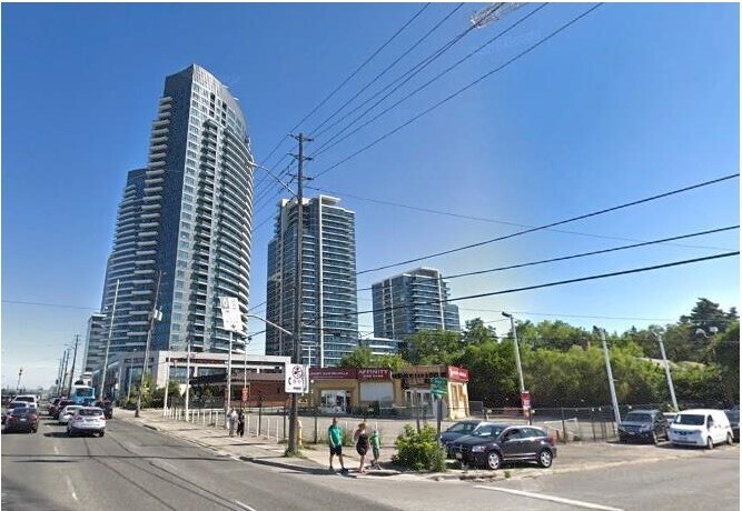 Primary Photo Of 7115 Yonge St, Markham Land For Sale