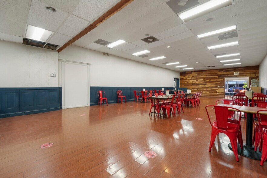 More Photos Of 834-836 Texas St, Fairfield Restaurant For Sale