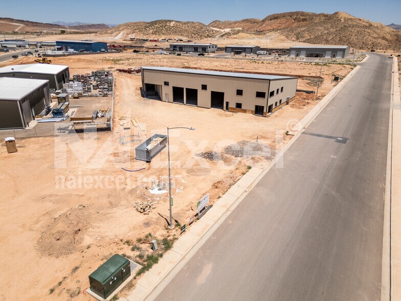 More Photos Of 3321 E Plant Dr, Washington Industrial For Lease