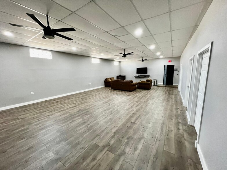 More Photos Of 6450 E Hancock St, Detroit Warehouse For Sale