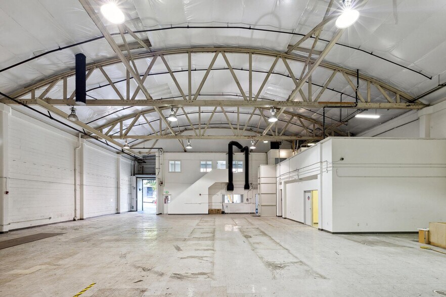 More Photos Of 674 Harrison St, San Francisco Warehouse For Lease