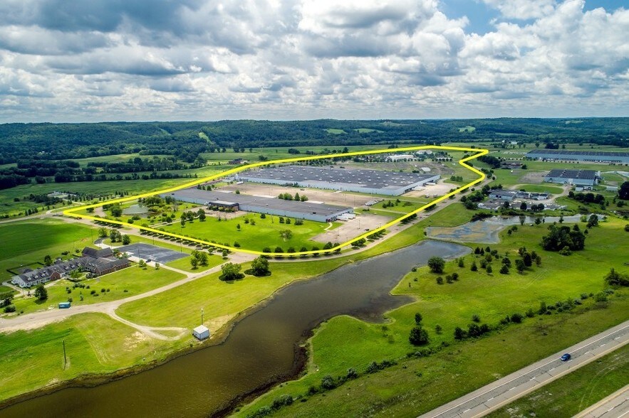 More Photos Of 5685 Eco Pky, Frazeysburg Warehouse For Lease
