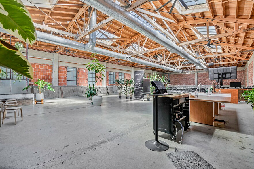 More Photos Of 325 15th St, San Diego Loft Creative Space For Lease