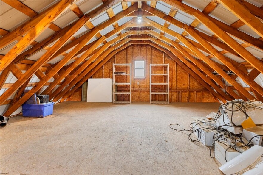 More Photos Of 1356 Coopers Cove Rd, Hardy Specialty For Sale