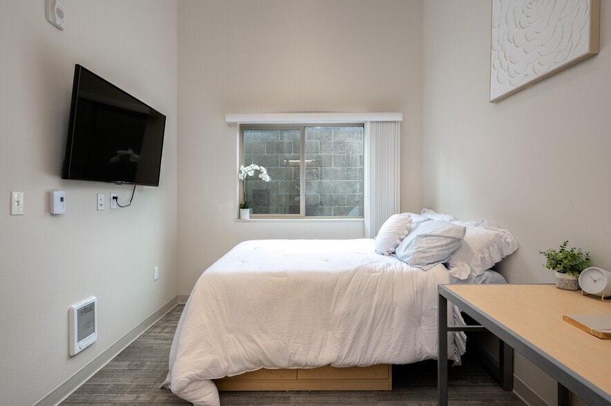 More Photos Of 1965 E 15th Ave, Eugene Apartments For Sale