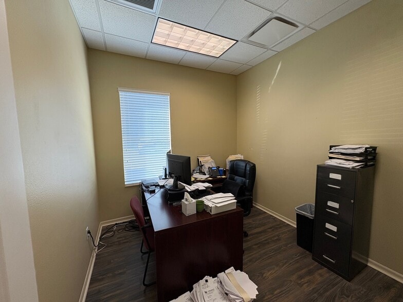 More Photos Of 5334 Primrose Lake Cir, Tampa Office For Sale