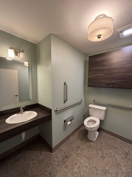 More Photos Of 6481 Nicholas Dr, Columbus Medical For Lease