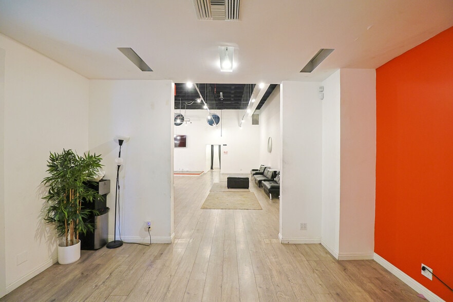 More Photos Of 908-910 N La Cienega Blvd, Los Angeles Storefront Retail Office For Sale