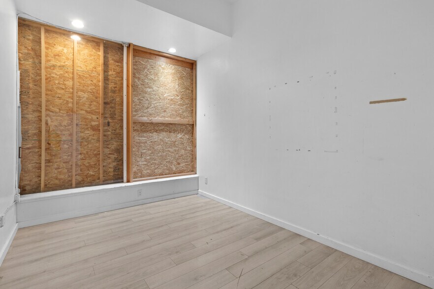 More Photos Of 4434 NE Sandy Blvd, Portland Freestanding For Sale