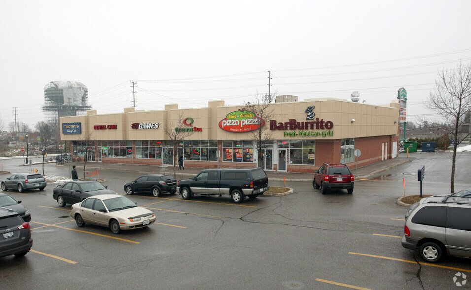 Primary Photo Of 17906 Yonge St, Newmarket General Retail For Lease