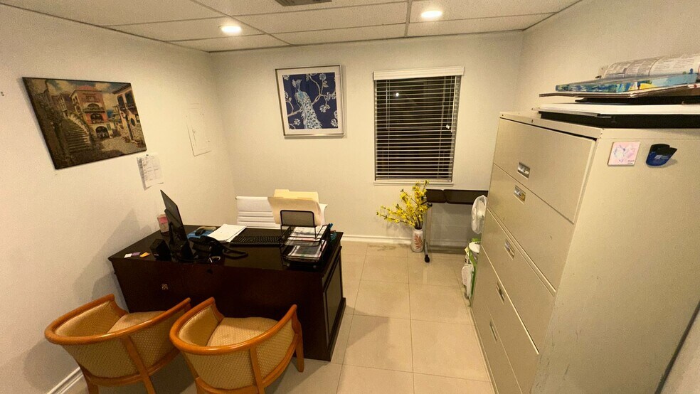 More Photos Of 7800 W Oakland Park Blvd, Sunrise Medical For Sale