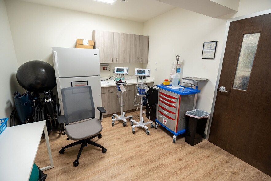 More Photos Of 1841 N 24th St, Phoenix Rehabilitation Center For Sale