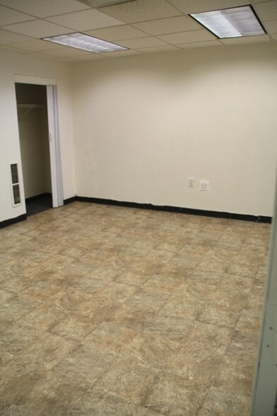 More Photos Of 1132 49th Ave, Long Island City Industrial For Lease