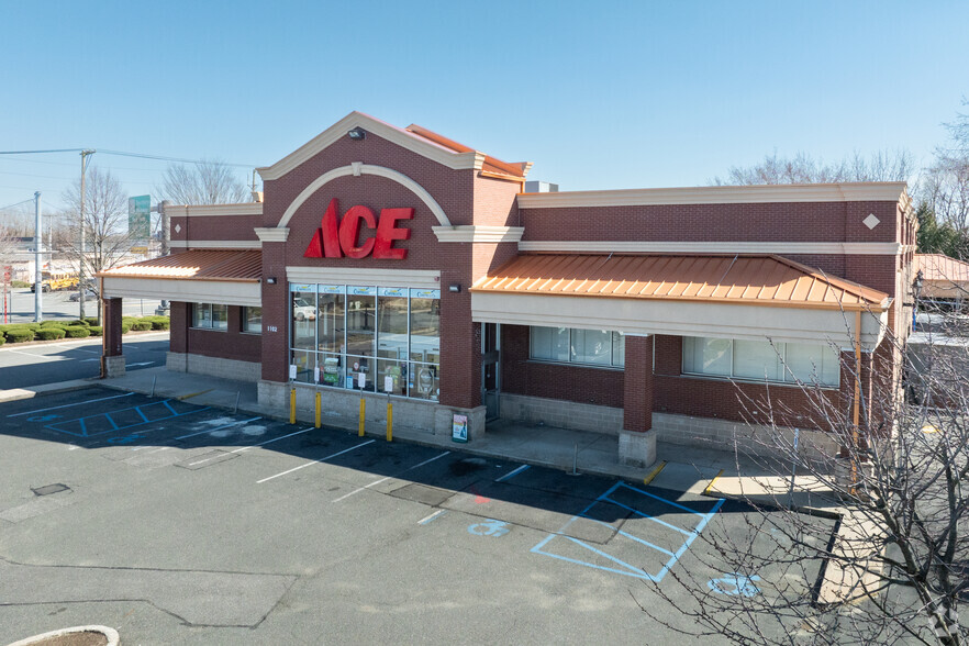 Primary Photo Of 1102 Broadhollow Rd, East Farmingdale Freestanding For Lease