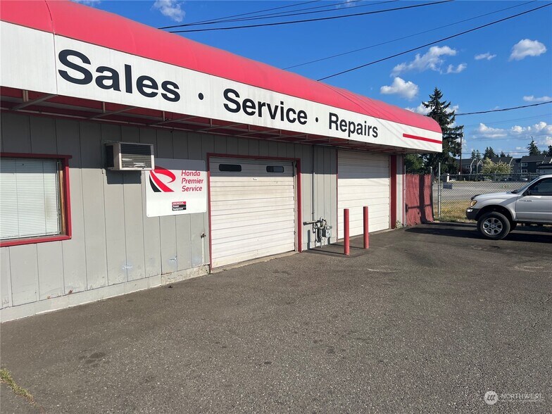 More Photos Of 14423 Pacific Ave S, Tacoma General Retail For Sale