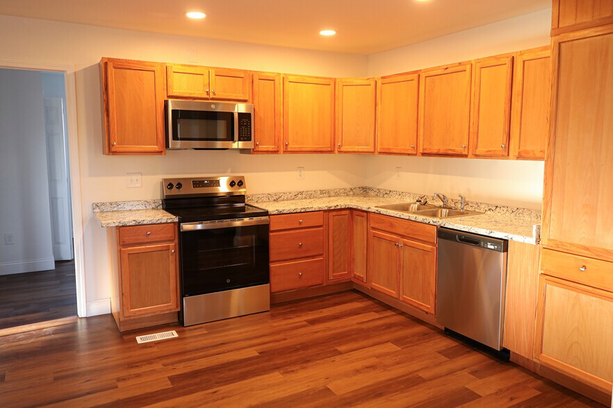 More Photos Of 643 Highway 9 S, Dawsonville Office Residential For Sale