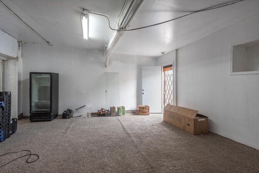 More Photos Of 16 W 25th Ave, San Mateo Convenience Store For Sale