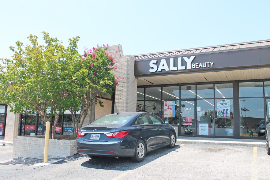 More Photos Of 1801 E Central Texas Expy, Killeen Freestanding For Lease