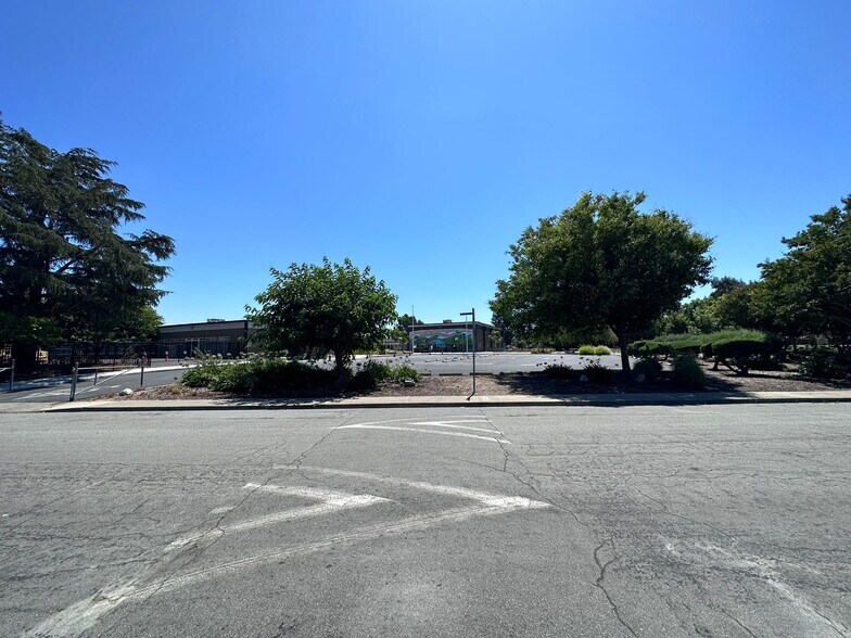 More Photos Of 200 N Abbott Ave, Milpitas Religious Facility For Lease