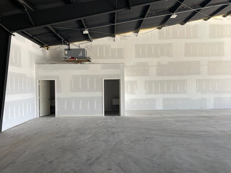 More Photos Of 331 Kentucky St, Bowling Green Warehouse For Lease