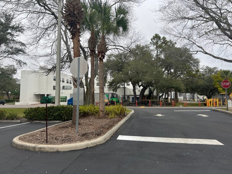 More Photos Of 5935 Webb Rd, Tampa Medical For Lease