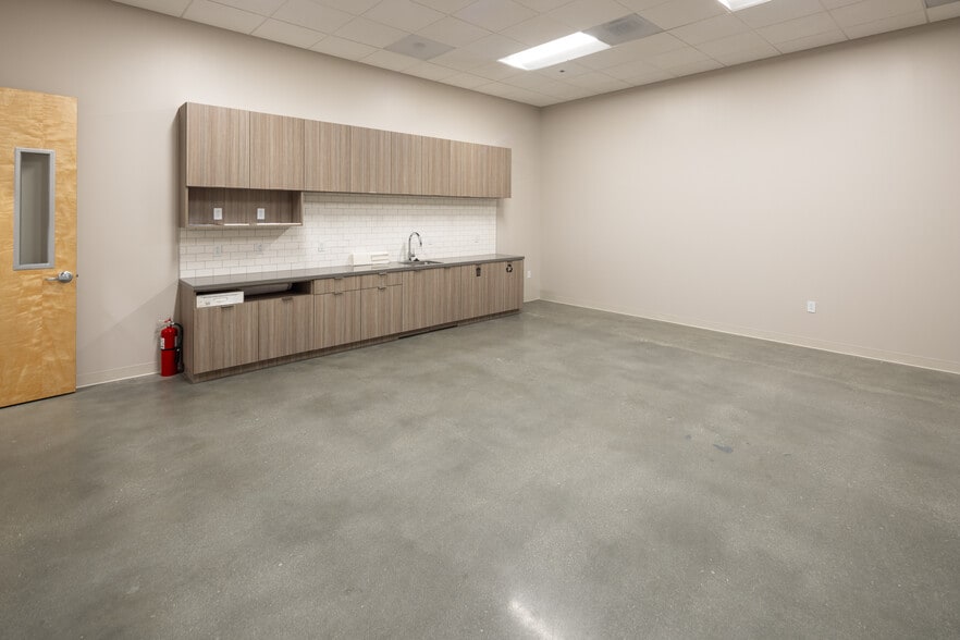 More Photos Of 18001 Main St, Carson Manufacturing For Lease