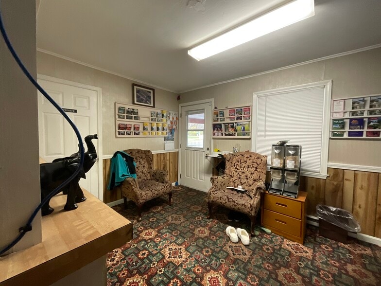 More Photos Of 42 Stockbridge Rd, West Stockbridge Hotel For Sale