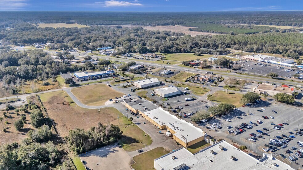 More Photos Of 2197 NW 11th Dr, Chiefland Storefront For Lease