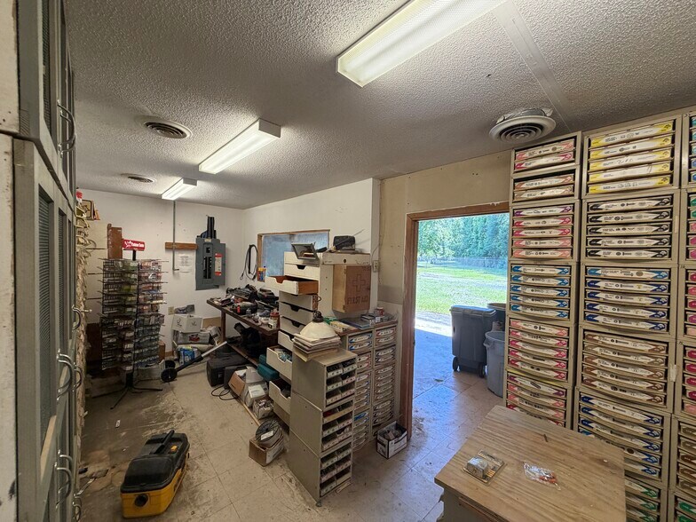 More Photos Of 2809 Edenvale Rd, Johns Island Industrial For Lease