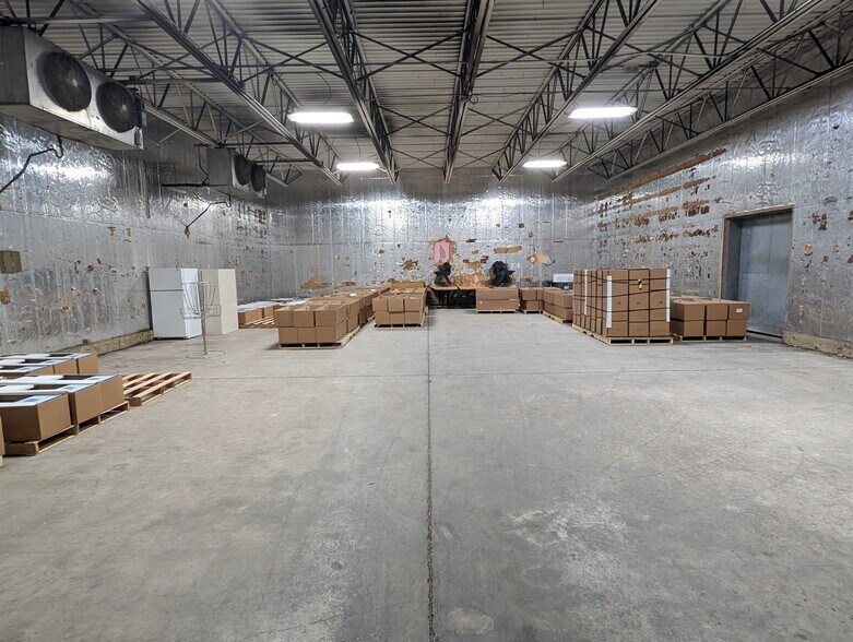 More Photos Of 2325 Sybrant Rd, Traverse City Warehouse For Lease