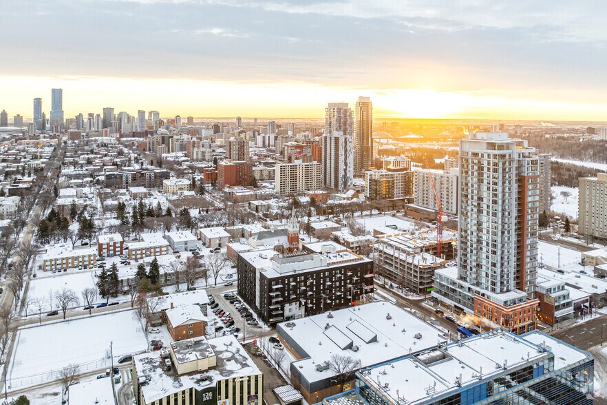 More Photos Of 12322 102 Av NW, Edmonton Apartments For Lease
