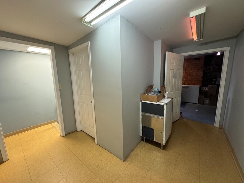 More Photos Of 7 E Water St, Little Curren Storefront Retail Residential For Sale