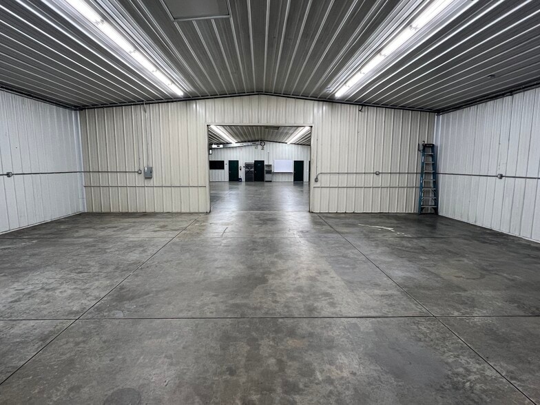 More Photos Of 69 Bagwell Mill Rd, Arden Warehouse For Lease