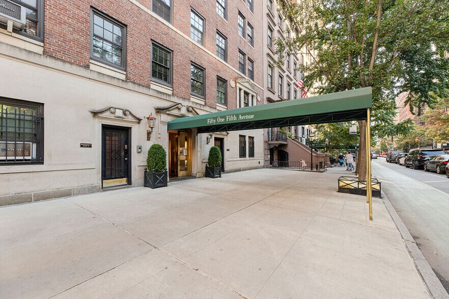 More Photos Of 51 Fifth Ave, New York Apartments For Sale