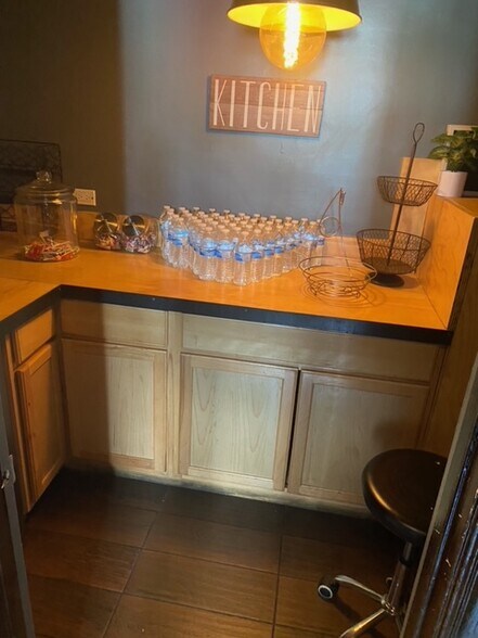 More Photos Of 7214-7218 Melrose Ave, Los Angeles Storefront Retail Office For Lease