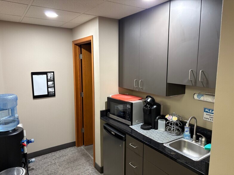 More Photos Of 428 W Shoshone St, Pasco Office For Sale