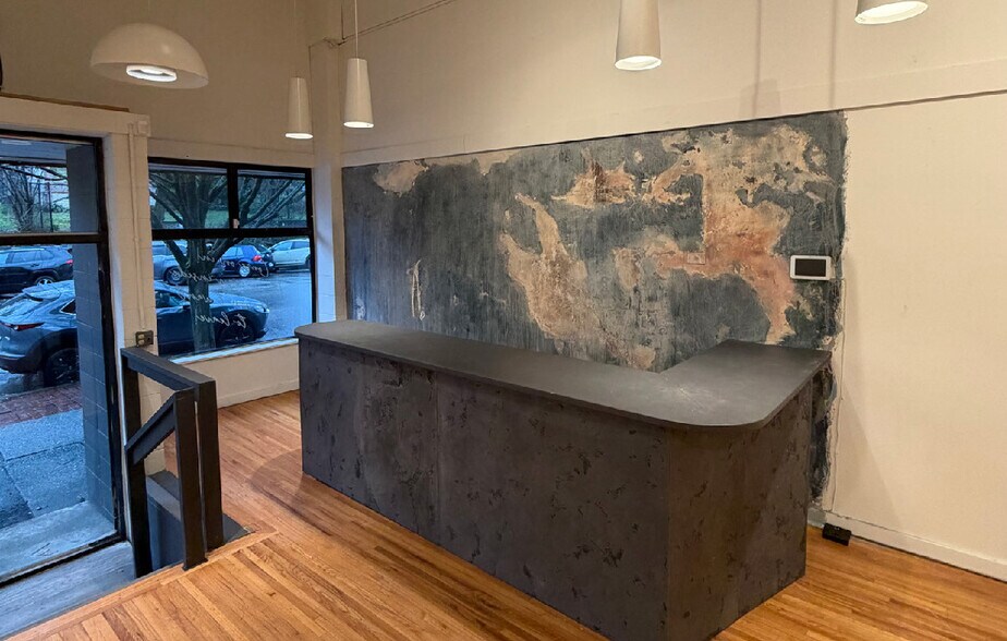More Photos Of 153 1st St E, North Vancouver Storefront For Lease