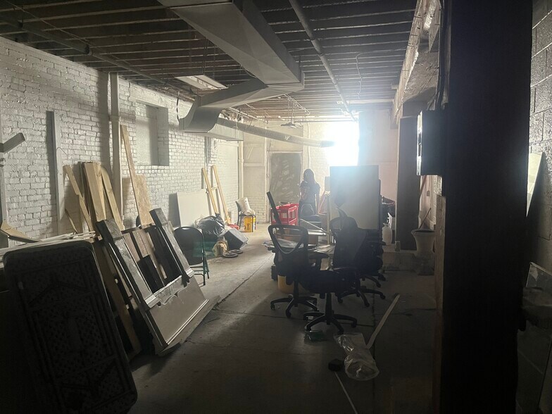 More Photos Of Ahlers Way, Pittsburgh Warehouse For Lease