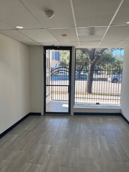 More Photos Of 4910 Fannin St, Houston Medical For Lease